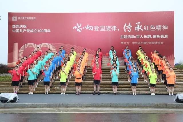 玩具店里的娃娃